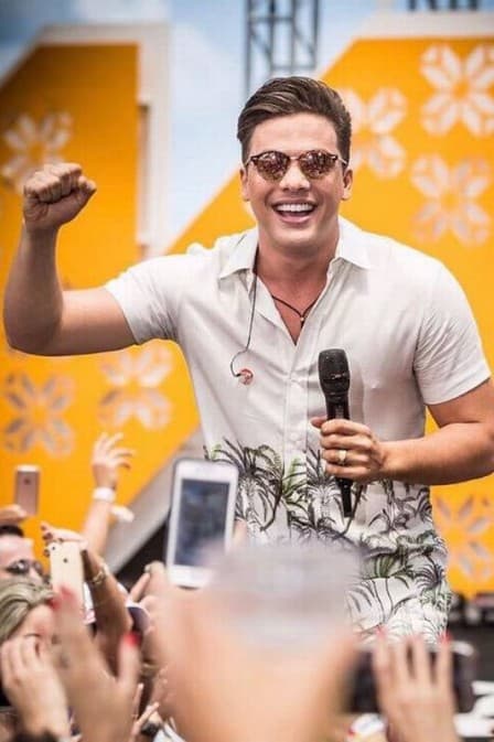 Wesley Safadão, após cortar o cabelo, escondeu mudança por 20 dias