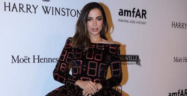 Anitta, em entrevista, revela que ficaria com mulheres