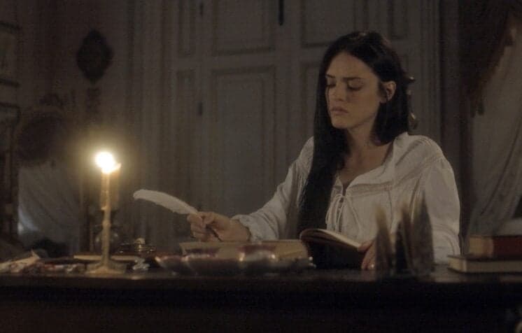 Isabelle Drummond tem dublê de mãos na novela "Novo Mundo"