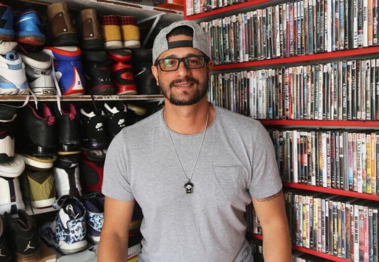 Eliminado do "BBB 17", Daniel aparece completamente nu; veja a foto!