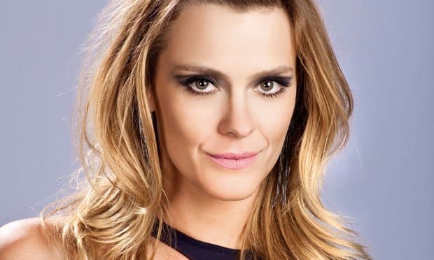 Morando nos Estados Unidos, Carolina Dieckmann diz que gosta do "pão com ovo" do Brasil