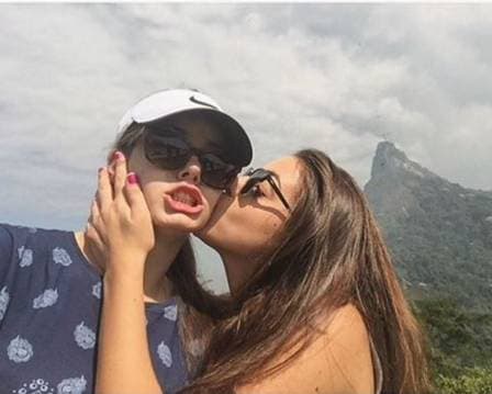 Caroline Queiroz quer seguir os passos da irmã Camila Queiroz