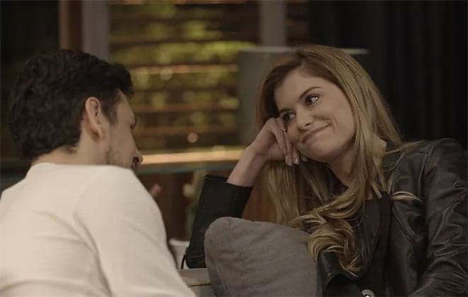 Diana passa a noite com Lázaro em "Rock Story"