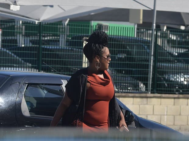 Ex-BBB Roberta surpreende, radicaliza e mostra "verdadeiro" visual"
