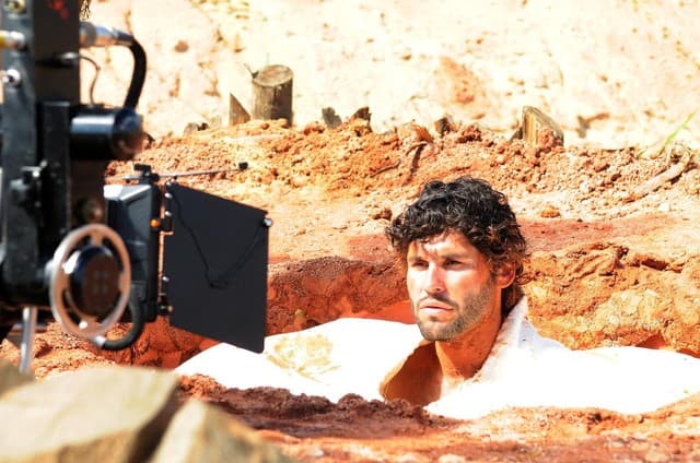Record finaliza gravações de "O Rico e Lázaro" e dará início às de "Apocalipse"