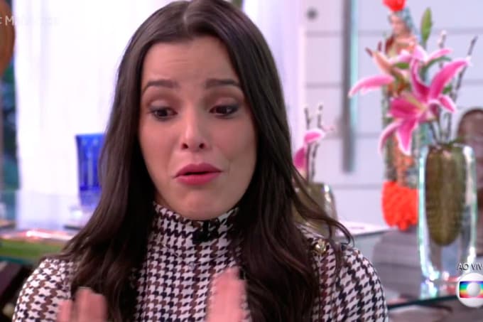 Ex-BBB Emilly pede para que internautas deixem sua mãe em paz
