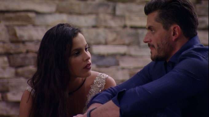 Ex-BBB Marcos revela que não esqueceu Emilly e guarda seu lenço até hoje