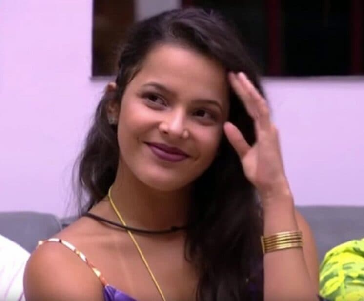 Emilly Araújo chega para depor na delegacia do Rio de Janeiro: veja fotos!