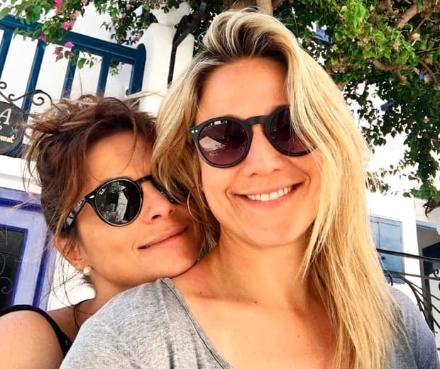 Apaixonada, Fernanda Gentil relembra viagem com a namorada, Priscila Montandon