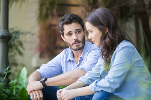 Tiago (Thiago Rodrigues) e Júlia (Nathalia Dill) em 'Rock Story' (Foto: Globo/Raquel Cunha)