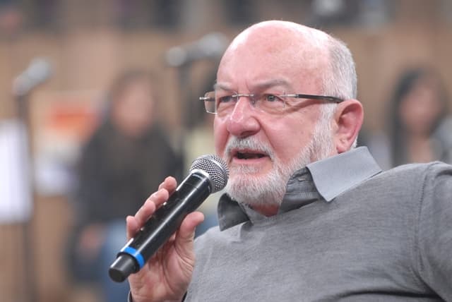 Diretor da Globo, Silvio de Abreu será jurado do "Domingão do Faustão"