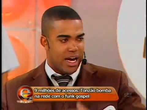 Funkeiro arma barraco com policiais: "Famoso e evangélico!"
