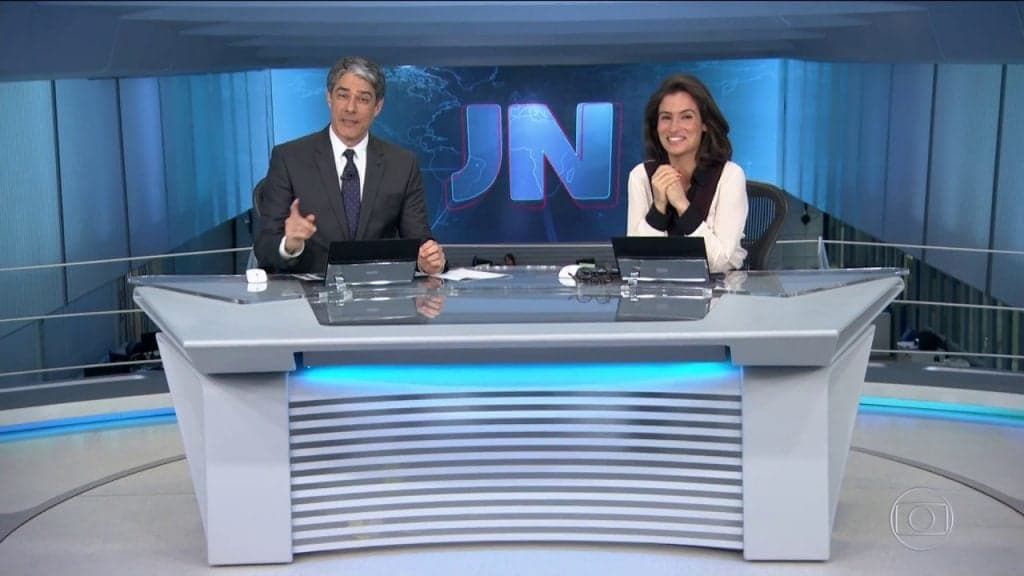 "Jornal Nacional" "engana" telespectador e usa até diretor como figurante