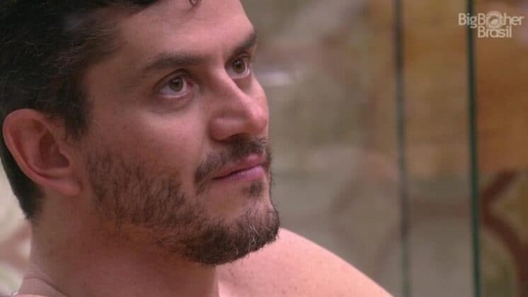 “BBB17”: Marcos fala de processo e Globo corta transmissão