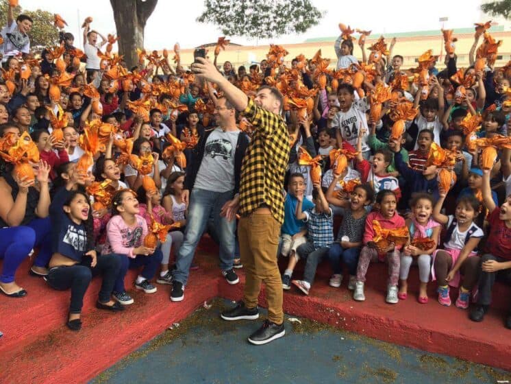 João Kleber, Edu Guedes e turma do Encrenca encerram ação de Páscoa da RedeTV! nesta quinta (13)