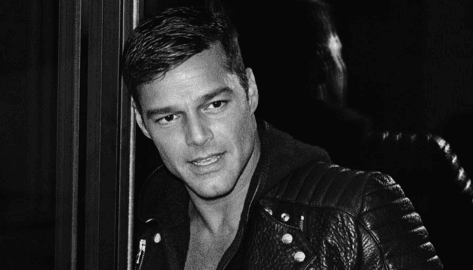 Ricky Martin preocupa os fãs ao revelar sofrer com doença que prejudica a sua respiração