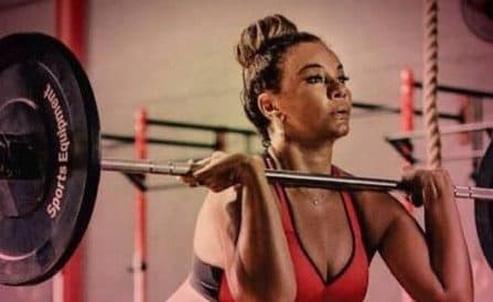Atriz troca de cidade, se afasta da TV e abre academia de Crossfit