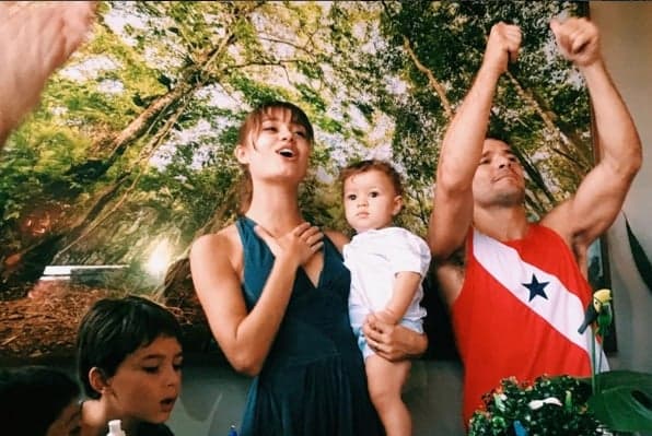 Sophie Charlotte diz que conversa em alemão com o filho, de um ano