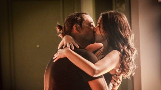 "Rock": Julia e Gui reatam namoro: "Quero ficar com você"