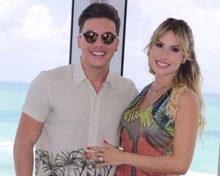Esposa de Wesley Safadão opina sobre novo visual do marido: "Rejuvenesceu"