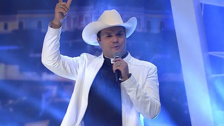 Com programa do Pe. Alessandro Rede Vida fica a frente das concorrentes
