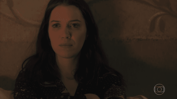 "Rock Story": Júlia descobre novos segredos de Lorena e fica chocada