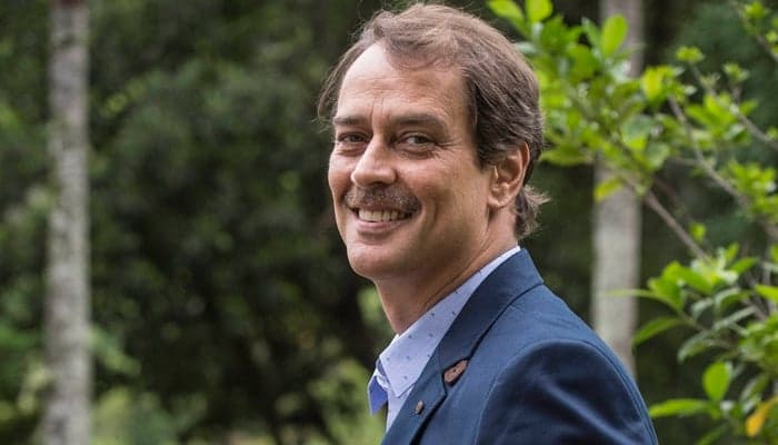 Em "Malhação: Viva a Diferença", Marcello Antony terá caso com melhor amiga da esposa