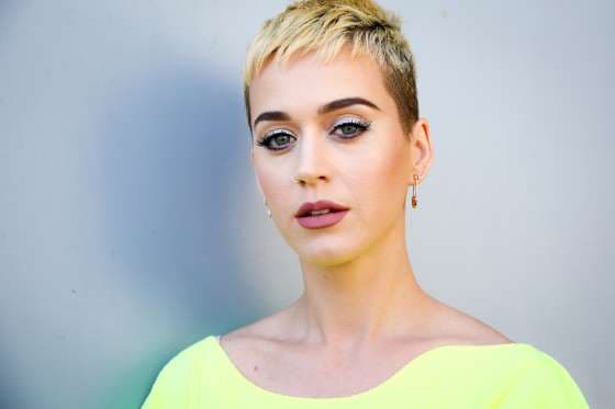 Katy Perry compartilha vídeo de Dani Calabresa e humorista "surta" na web