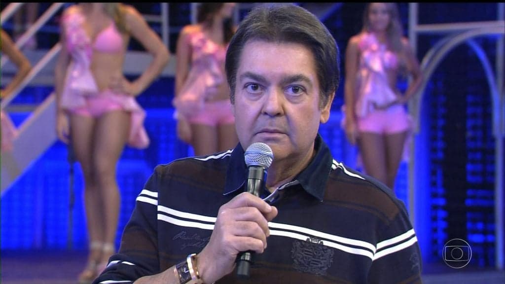 No “Domingão”, Faustão e convidados se exaltam e detonam TSE e políticos