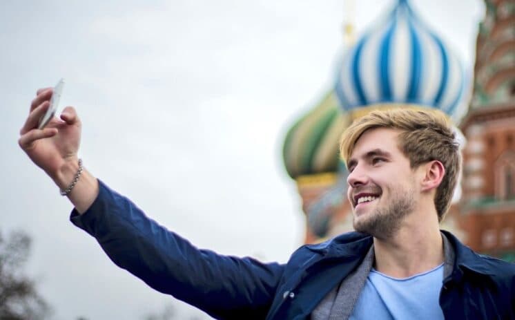 Alexey Russo: youtuber gringo faz sucesso com vídeos no Brasil