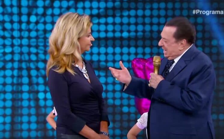 Raul Gil homenageia Aracy, a mulher do comercial da Top Therm