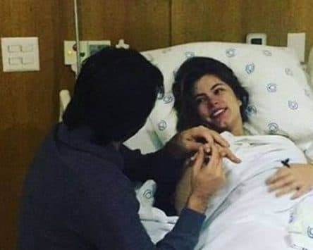 Atriz é pedida em casamento ainda no hospital; saiba qual foi a resposta