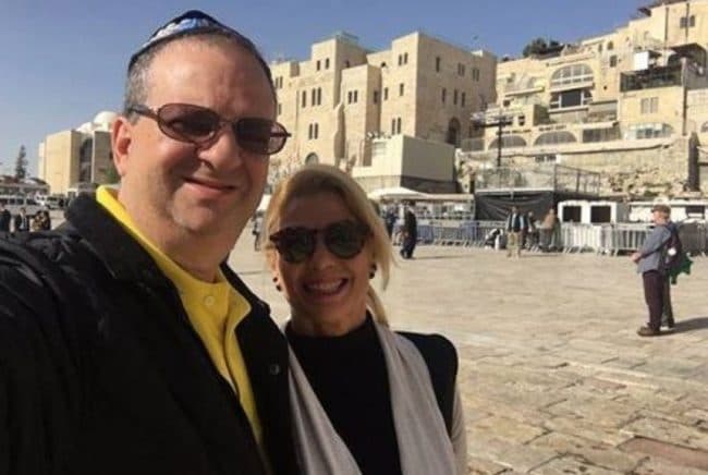Ex-BBB Cida Moraes se casa em Israel