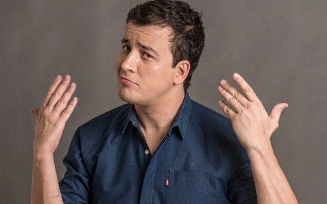Com a cara e a coragem, Rafael Cortez vai a público e pede emprego na Globo