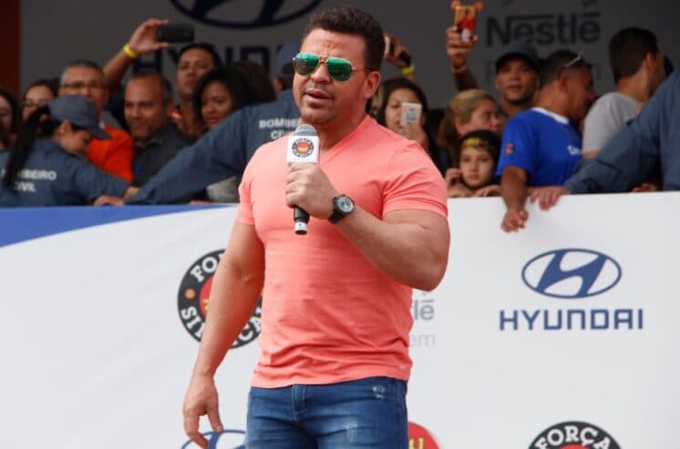 Eduardo Costa detona os transgêneros em publicação nas redes sociais: "Uma p*taria só"