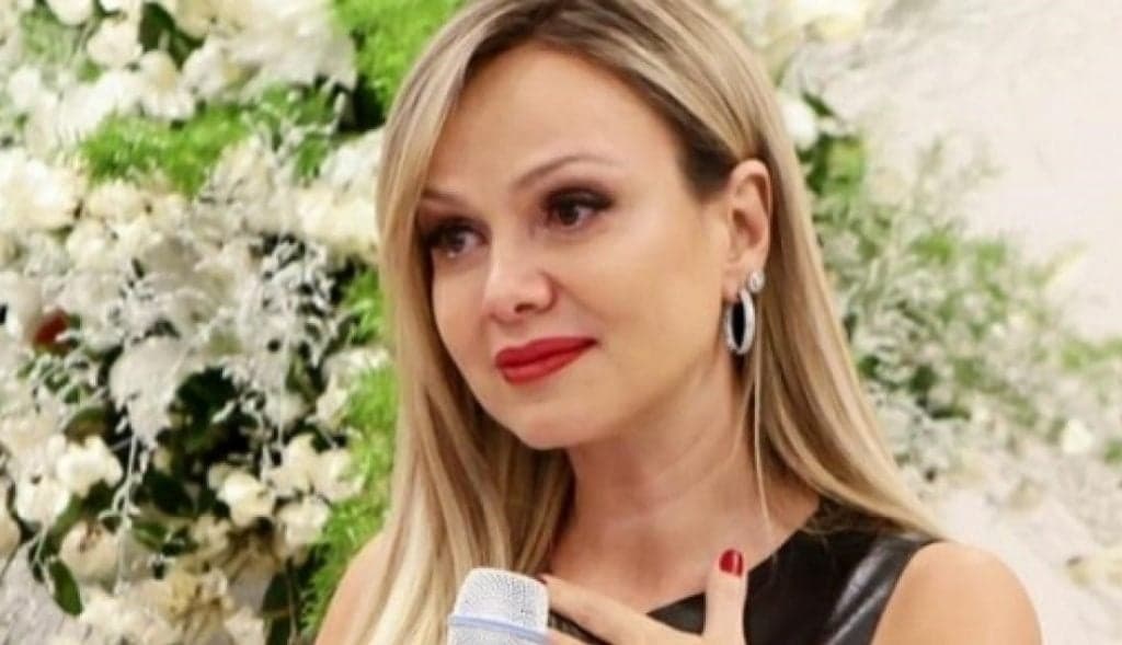 Na casa da mãe, Eliana voltará a ser internada