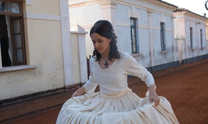 Devido ao sucesso, Record adia final da novela "A Escrava Isaura"