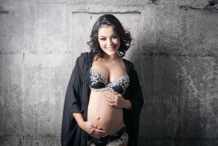 Grávida, Li Martins faz tratamento de beleza inusitado
