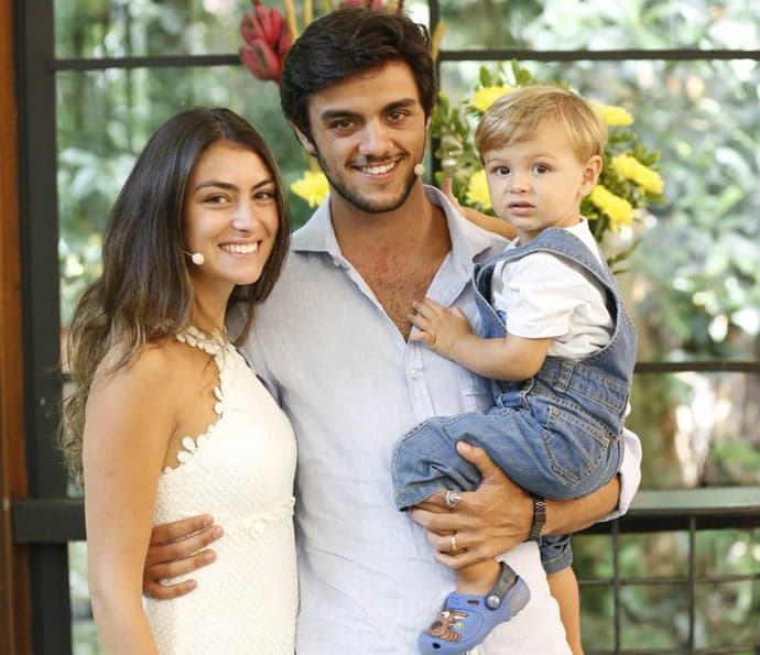 Com filha recém-nascida, Felipe Simas vive crise no casamento