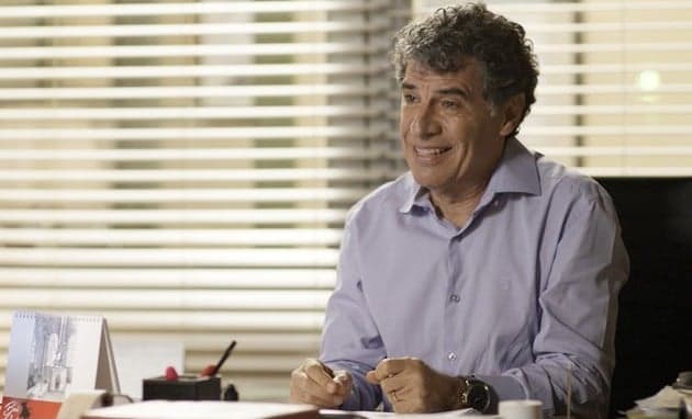 Em lançamento de livro, Paulo Betti reencontra duas ex-mulheres famosas