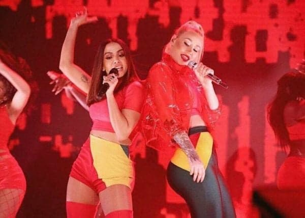 Anitta explica suposta briga com cantora internacional Iggy