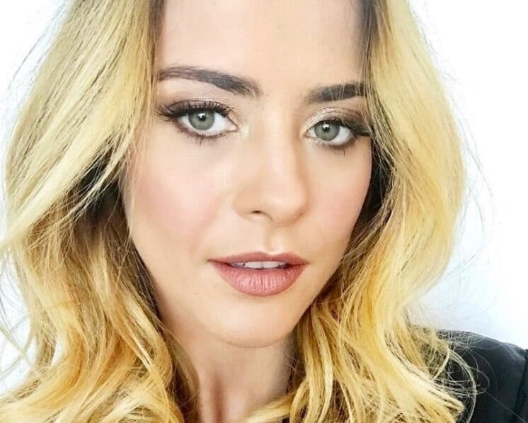 Juliana Silveira volta no tempo e relembra protagonista em Malhação