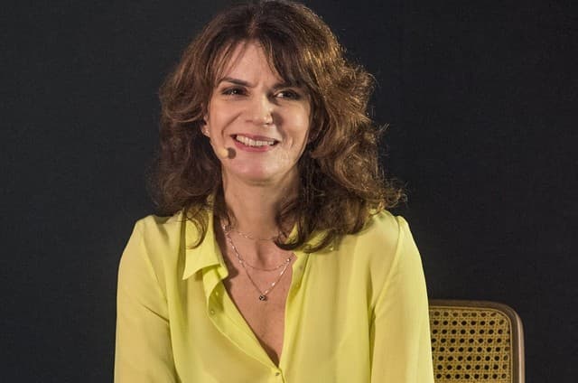 Autora da Globo tem supersérie adiada mais uma vez