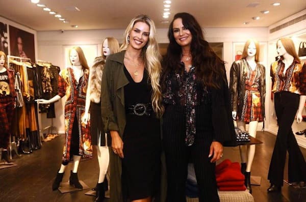 Luiza Brunet revela que leva broncas da filha Yasmin: "Parece minha mãe"
