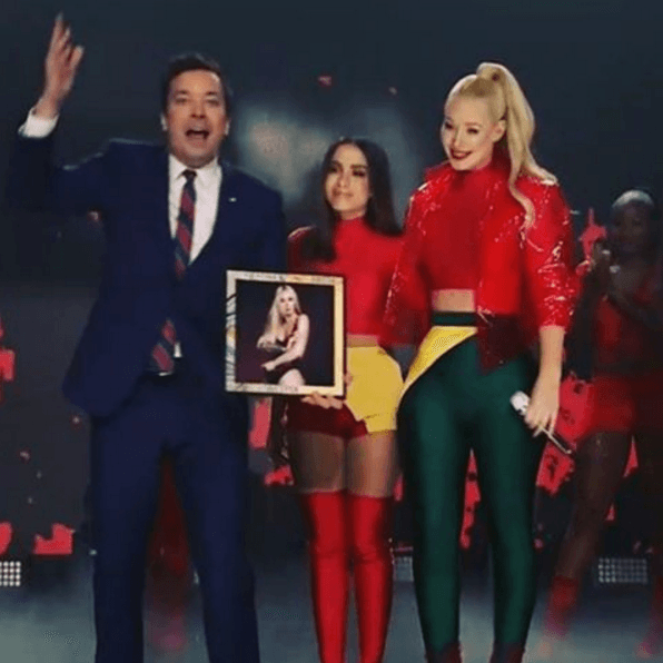 Anitta faz estreia na TV americana ao lado de Iggy Azalea