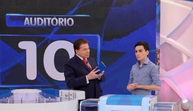 Dudu Camargo é sondado pela Record e Silvio Santos pode dar programa aos domingos