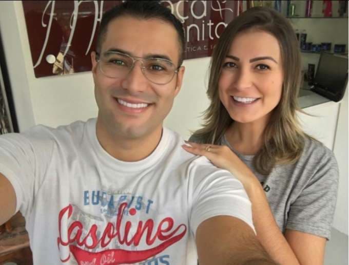 Após anunciar fim do casamento, Andressa Urach faz mistério na web