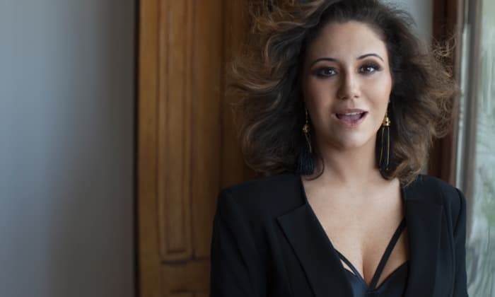 Maria Rita deve protagonizar minissérie sobre sua mãe, Elis Regina