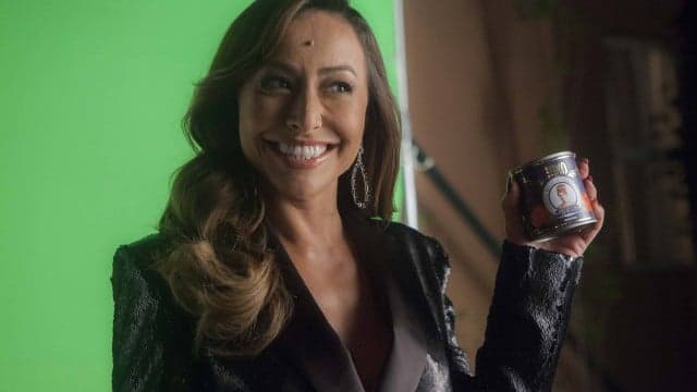 Atuando no cinema, Sabrina Sato dá uma de João Kleber em filme