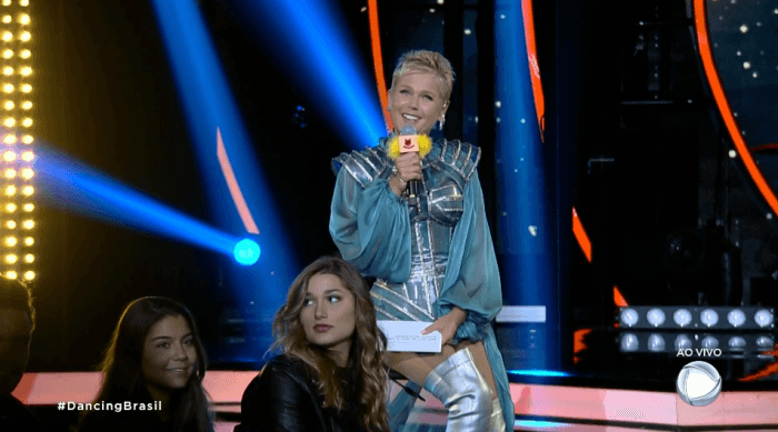 Eliminada do "Dancing Brasil", participante faz desabafo ao vivo para Xuxa